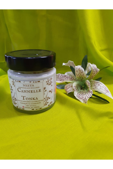 BOUGIE PARFUMEE CANNELLE TONKA 212 ML AVEC DES FLEURS SECH