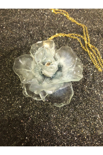 COLLIER ECAILLES DE POISSON + GRAINE DE JOB + CHAINE DOREE